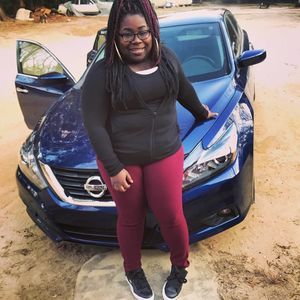 Meet your Posher, Laura